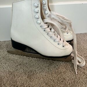 Girls White Figure Skates 12J
